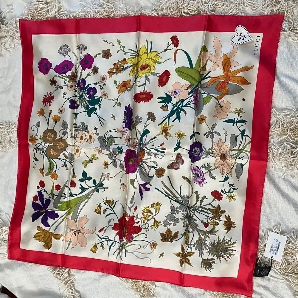 GUCCI Flora Gothic Square Scarf - Picture 4 of 7